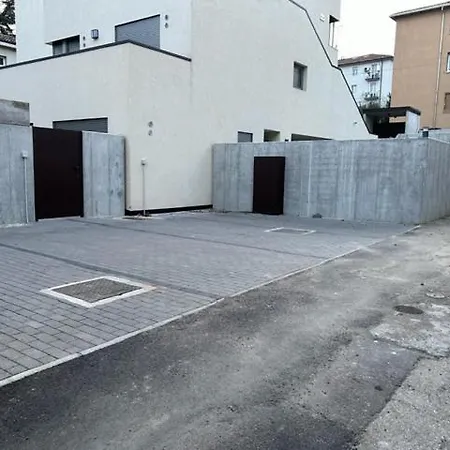 Housmart Toscana 53 White Appartement Bologne