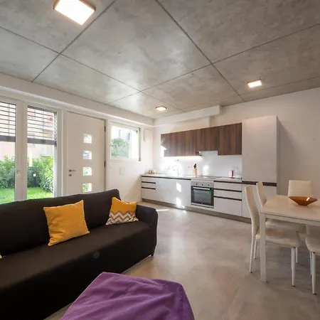Housmart Toscana 53 White Apartment